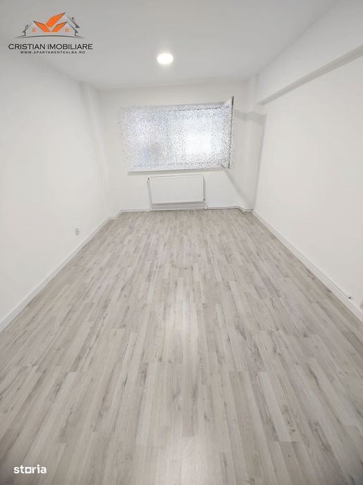Apartament 2 camere decomandat, Parter cu balcon, Cetate-Piata !