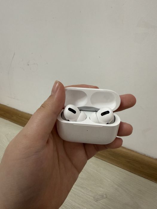 Продаю Apple AirPods Pro