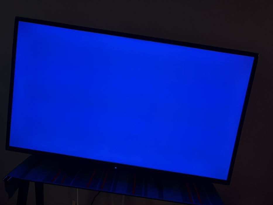 Vand televizor aproape nou