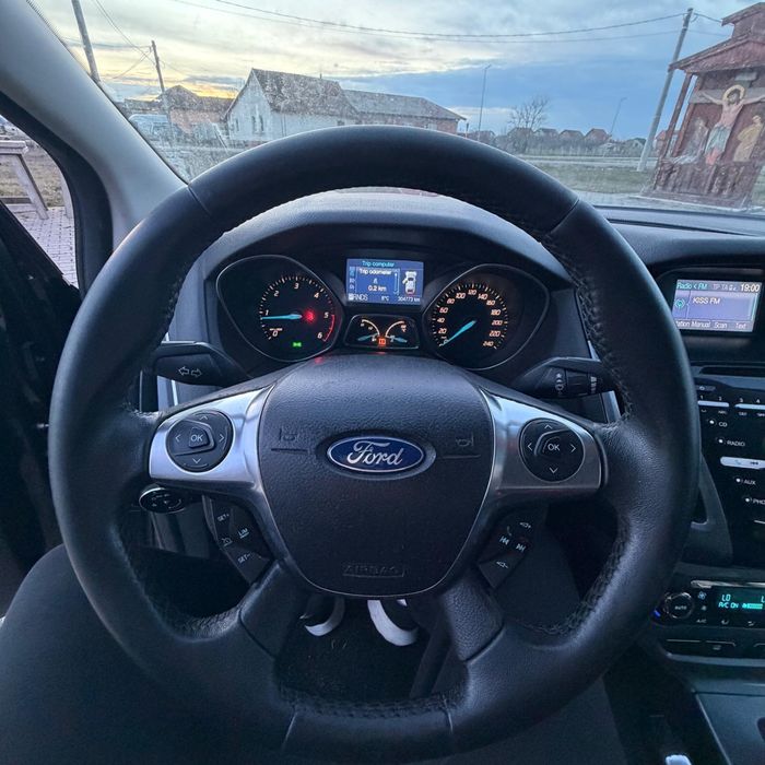 Ford Focus Titanium 2012  FULL!