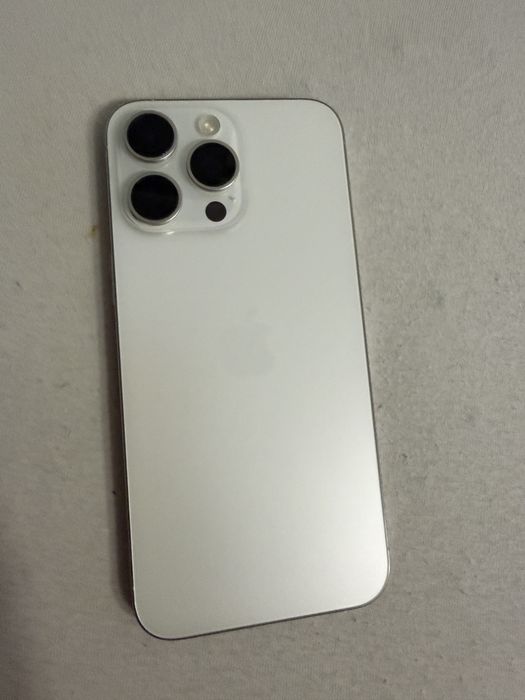 Vand IPHONE 15 pro max alb RETEA ORANGE