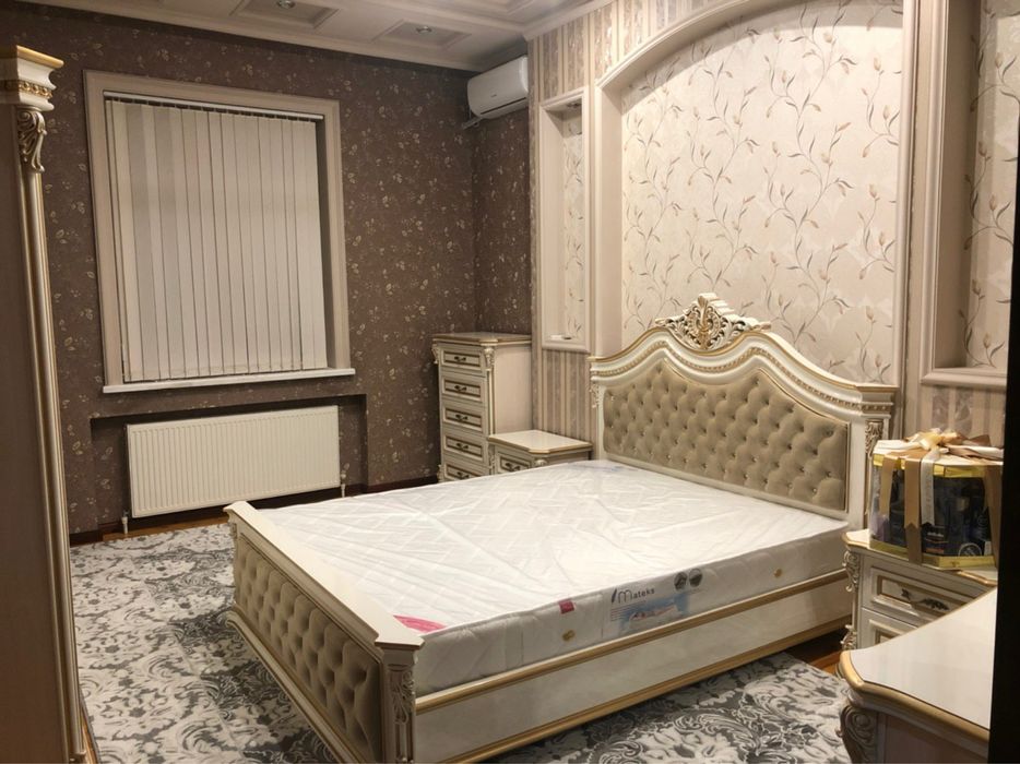 Продается спальный мебель полный комплект