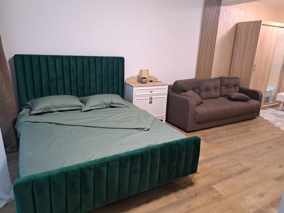 Închiriez 2 studiouri