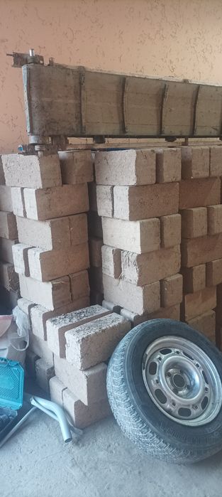 Кирпич из глины пресонанный