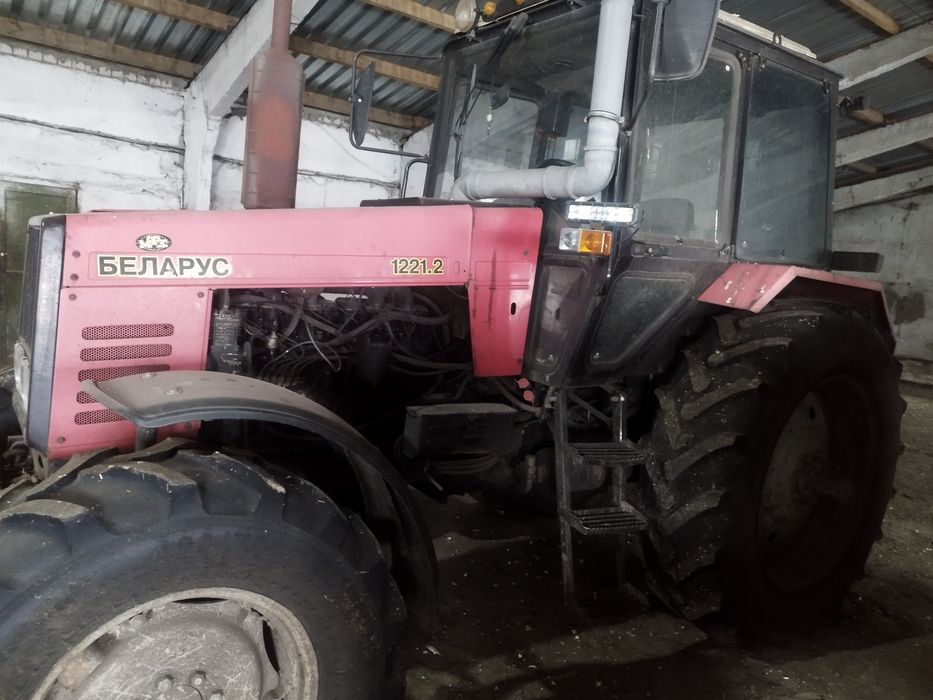 Трактор МТЗ 1221