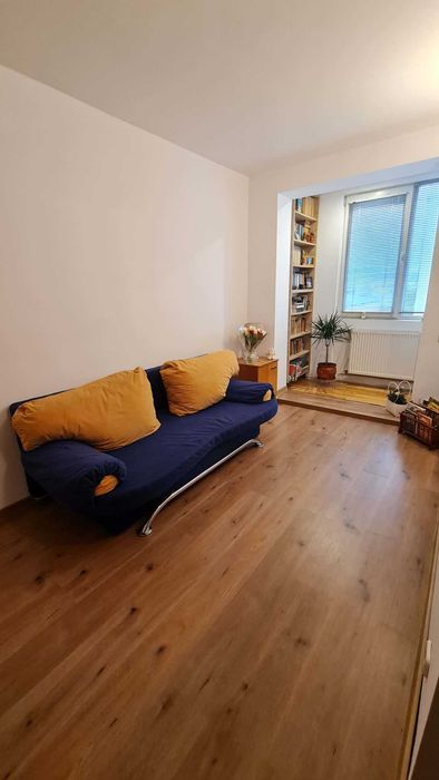 Vând apartament cu 3 camere