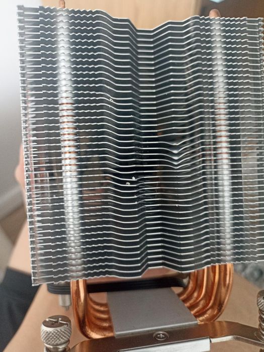 Башенный кулер Deepcool (тихий и эффективно охлаждает)