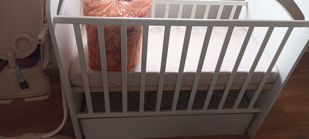 Продам манежку почти не пользовались