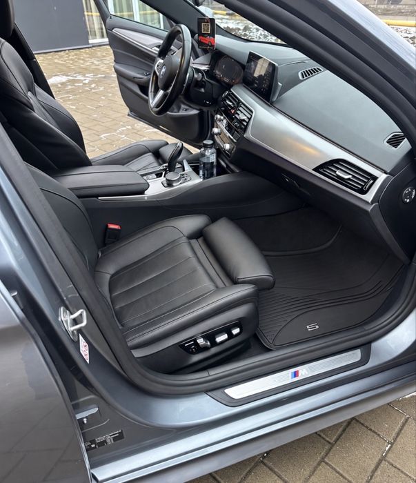 Pret Unic in Romania ! înmatirculat -Bmw 520Xdrive-Tdi M-Pachet-Full -An 2020-Km 169.000. Nu cofundati cu celaalte modele!