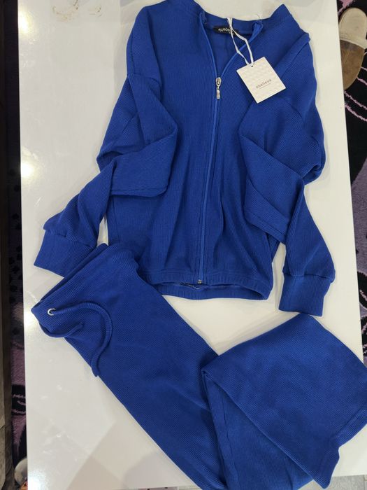 Нов Дамски Комплект - S/M