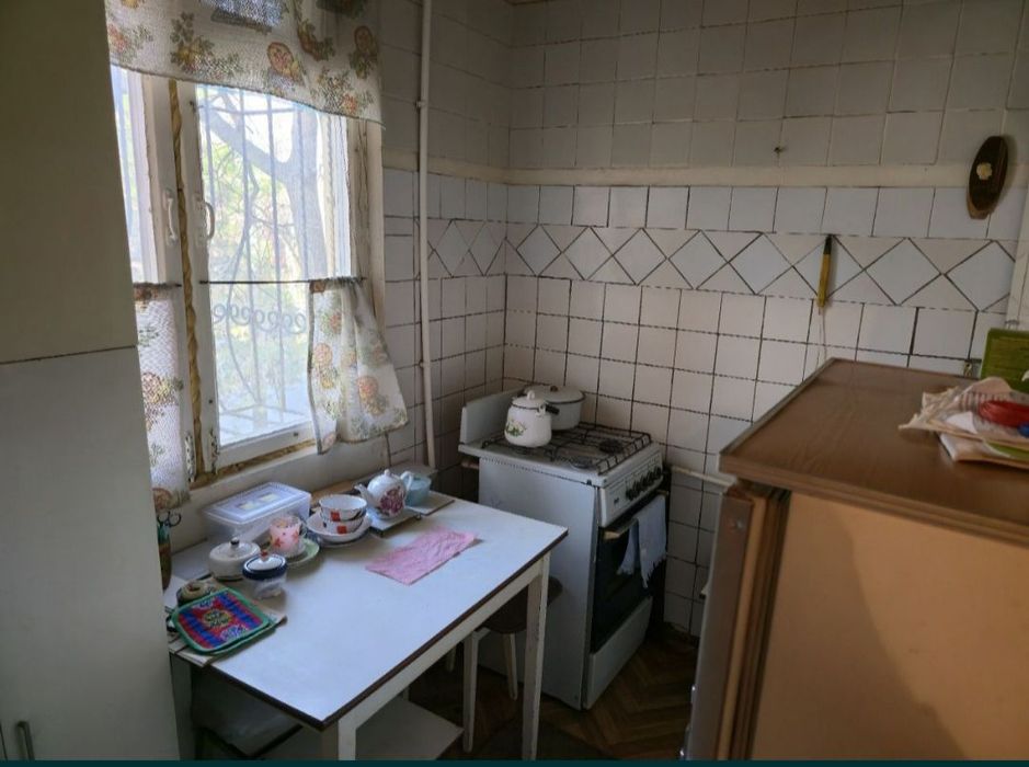 Квартира продаётся Чиланзар 11 квартал 1/2/4 без ремонта ор шох мед