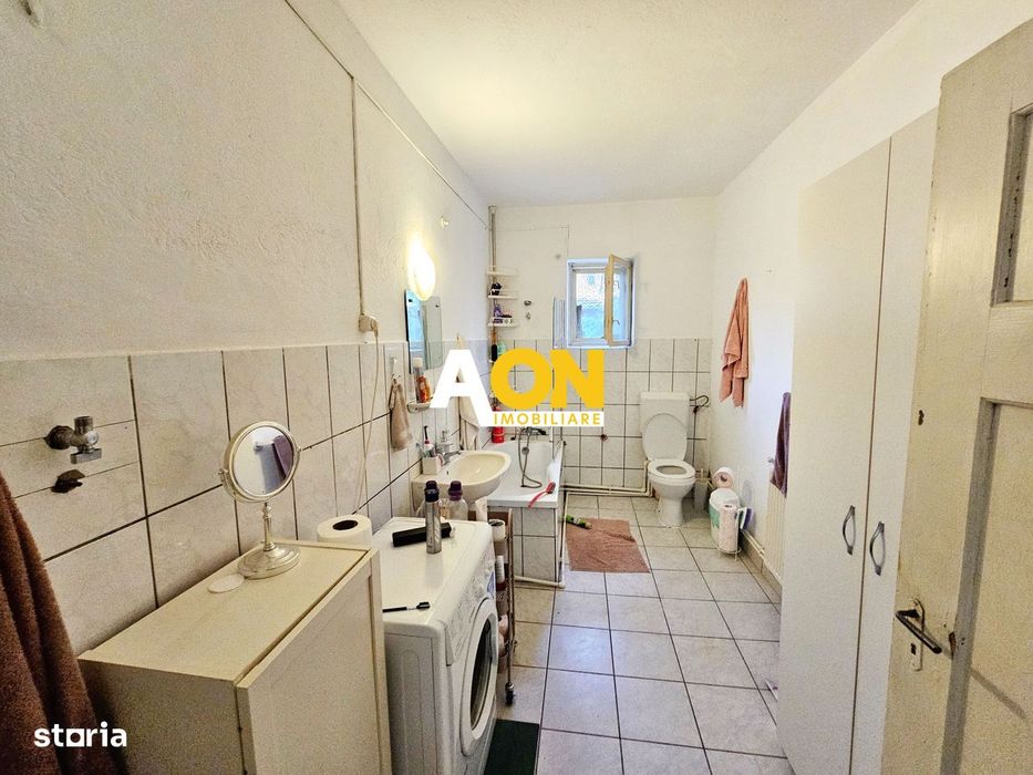 Casa renovata, 2 corpuri de cladire + anexe, 1331 mp teren, Paclisa