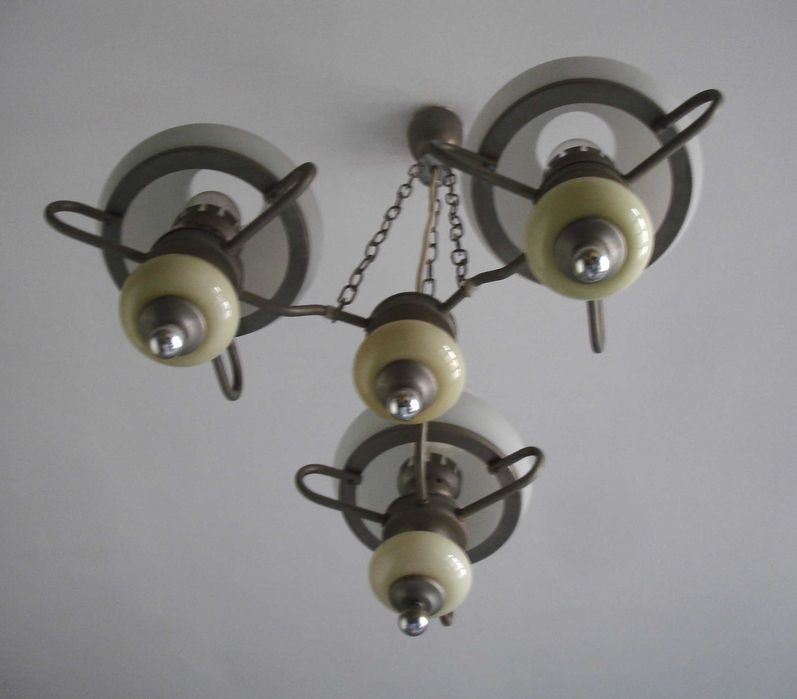 Полилей с три лампи