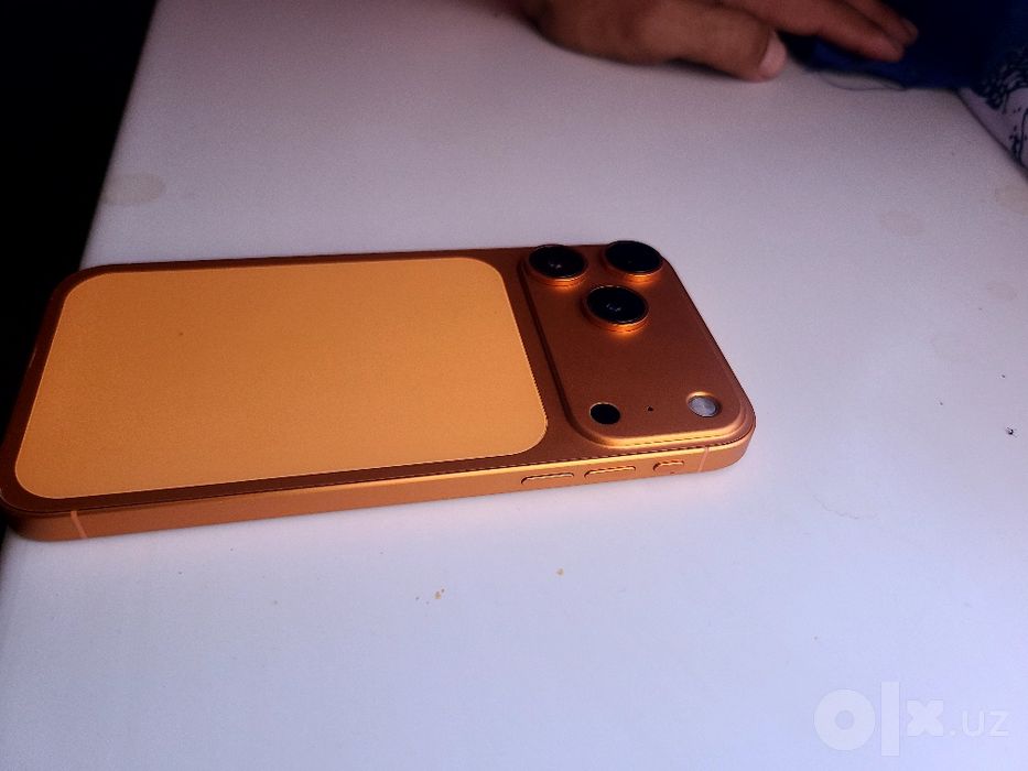 Iphone xr 17 pro korpus taqilgan