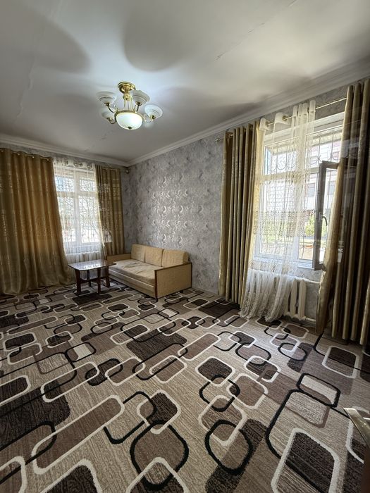 Срочна ижарага берилади шошиламиз 1- хона 1- етаж Янги бозор