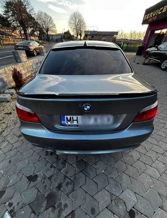 Eleron lip codita portbagaj BMW E60 M4 V Style versiune 2 negru lucios