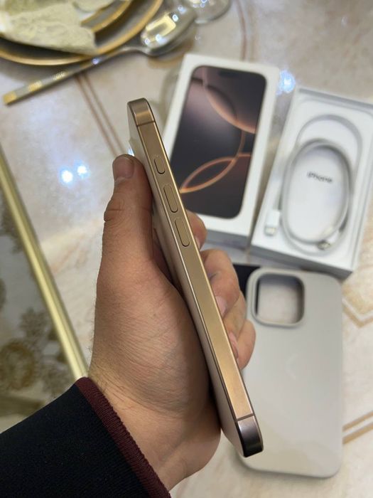 Iphone 16 pro desert