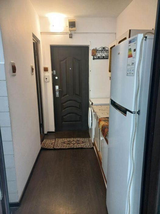 Proprietar inchiriez garsoniera A-uri etaj 2/4 mobilata utilata LIBERA