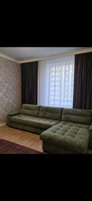 Продам диван зеленый оливковый