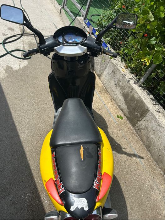 Скутер с изрядни документи!