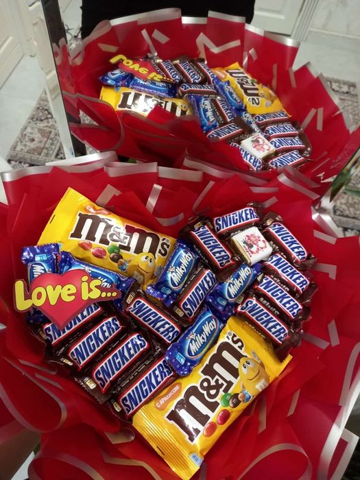 Букет из конфет и игрушек