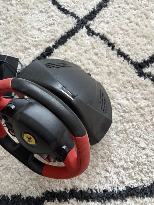 Trustmaster волан Ferrari 458