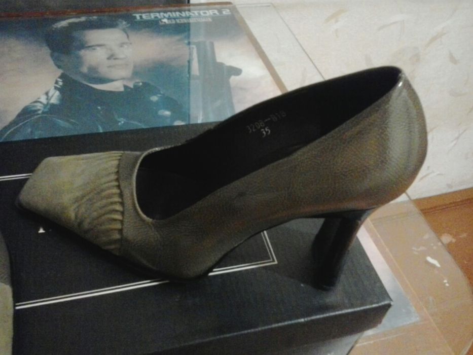 Продам новые туфли 35 размера