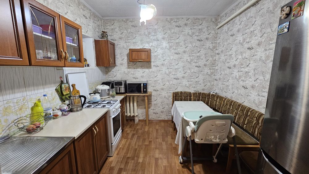 Продаётся полдома мкр.Кемел