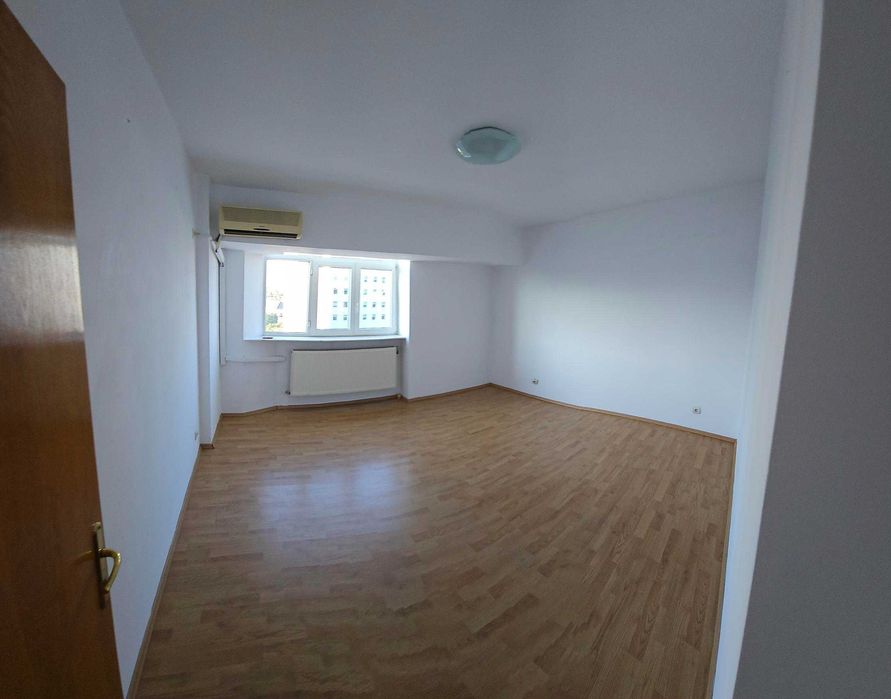 Proprietar, inchiriez apartament 2 camere nemobilat, zona intersectiei Nicolae Titulescu Piata Victoriei .