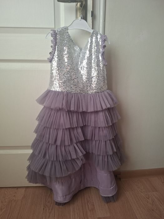 Продам платье для девочки