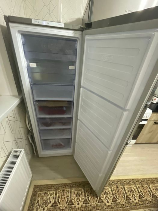 Продам морозильник