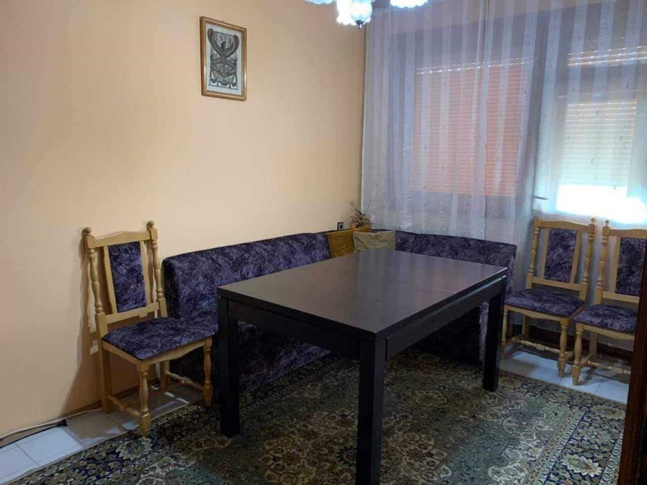 Продава се Тристаен апартамент в Велико Търново, Център - 150 кв.м за 3 €/кв.м - Снимка #2