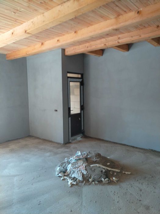 Execut tencuieli mecanizate, finisaje interioare si exterioare