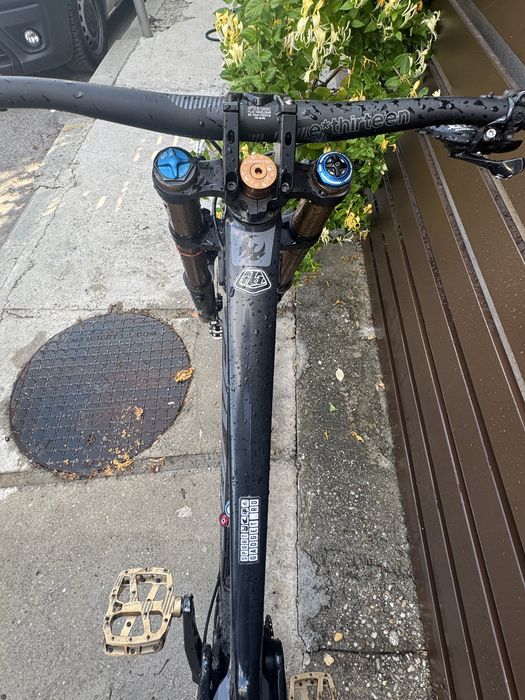 Bicicleta Pivot DH29 Custom