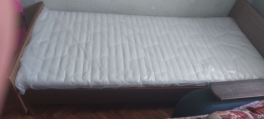 Продам  матрас новый