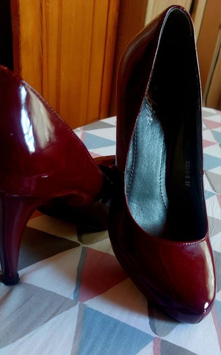 Обувки 37 номер с висок ток