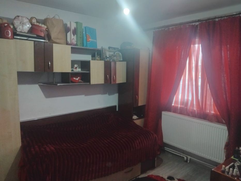 Închiriere casă spațioasă!