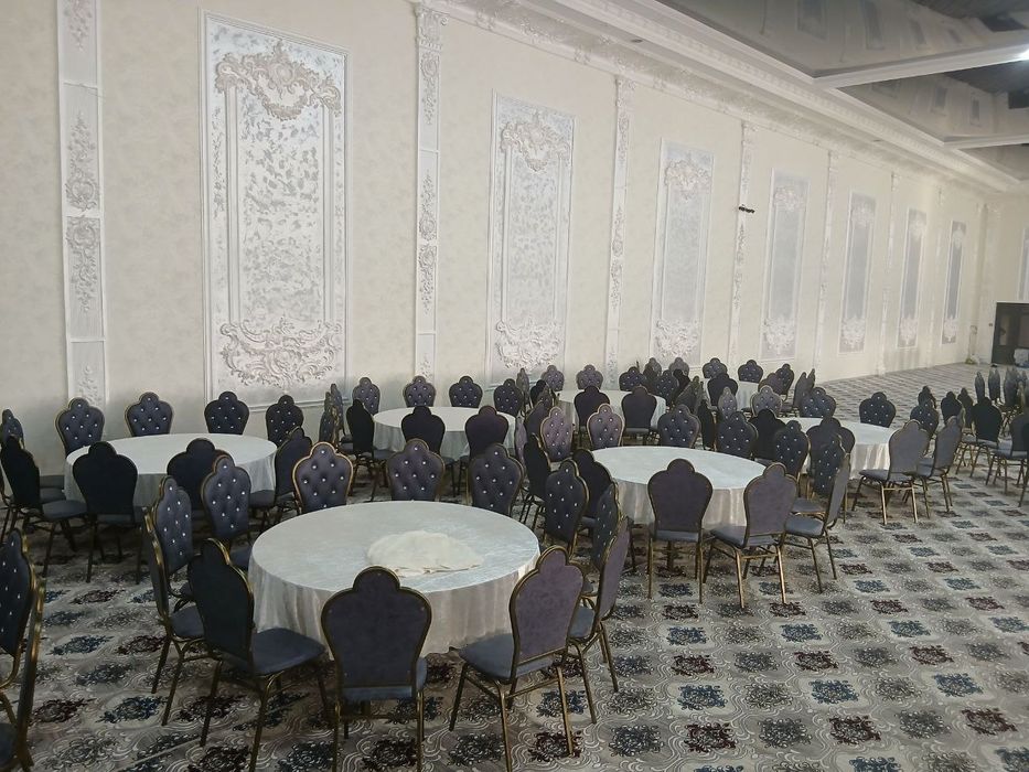 To'yxonalar uchun stol va stullar