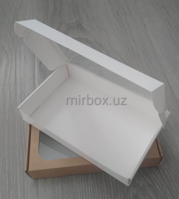 Картонная упаковка с окошком