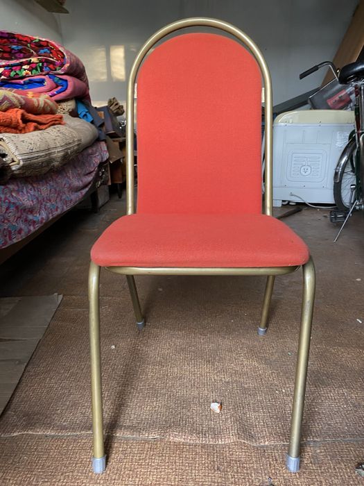 Продам стулья корпус из металла