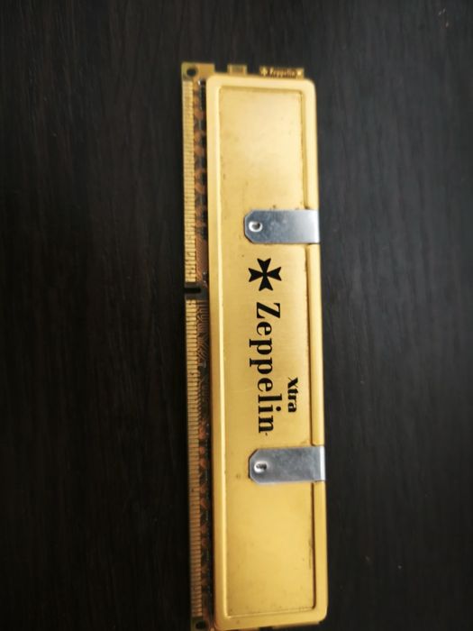 4 gb ddr3 Zeepelin