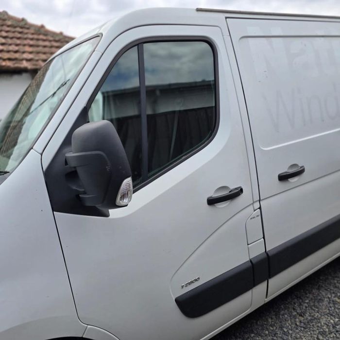 Dezmembrez bus duba marfa M9T-870 2.3 dci 6+1T Nissan NV400