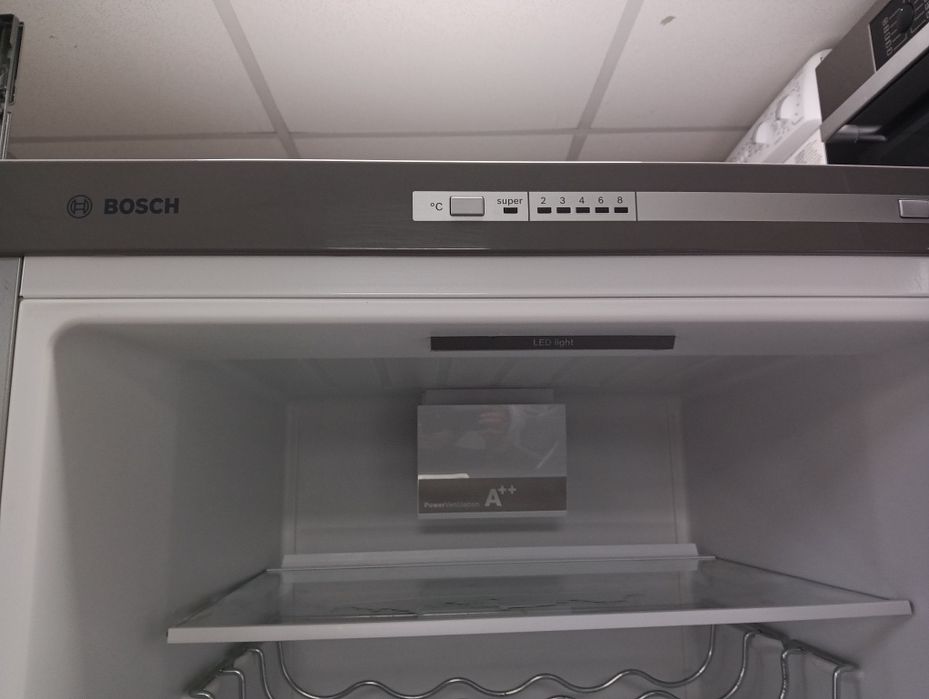 Черен комбиниран хладилник с фризер Бош Bosch с 2 години  ГАРАНЦИЯ!