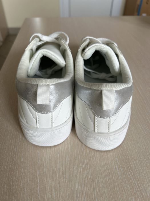 PRIMARK НОВИ размер 41