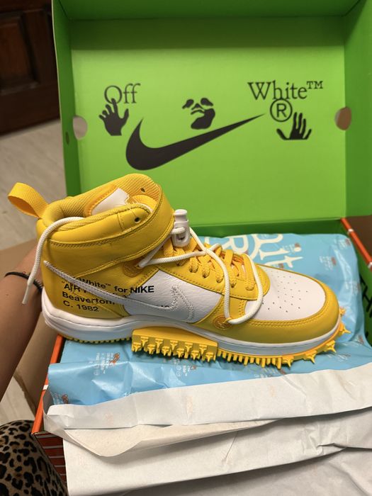 vand adidasi off white nike