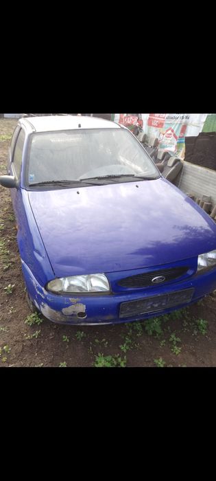 Dezmembrez Ford Fiesta 1.3 Benzina Anul 1998