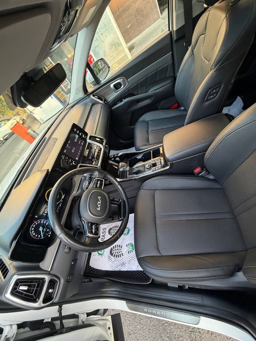 Kia Sorento sotiladi