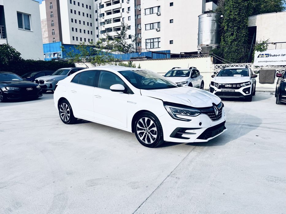 RENAULT Megane 2022 — imagine 2