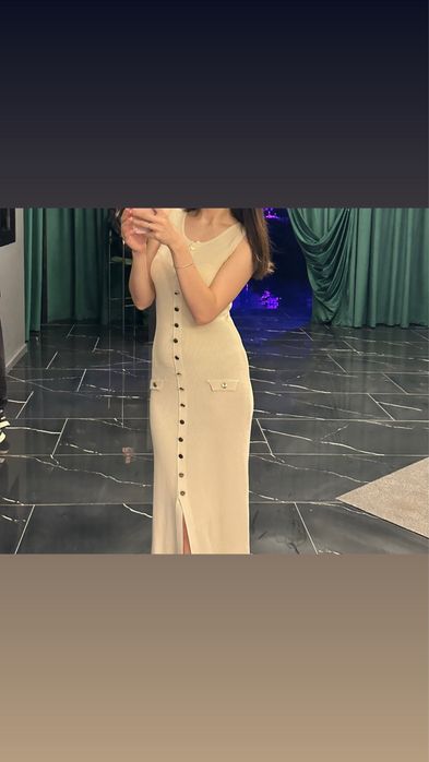 Платье одевала 1 раз,s-m длинное