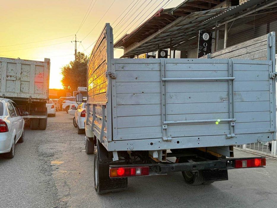 GAZEL. Bortli yuk tashuvchi avtomobil, holati ideal.